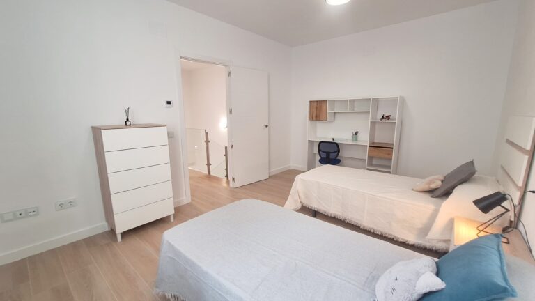 Dorm. 1